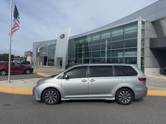 Used 2020 Toyota Sienna Limited with VIN 5TDYZ3DC6LS083143 for sale in Byron, GA