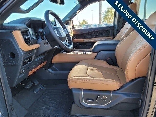 2024 Ford Expedition MAX Platinum photo 4