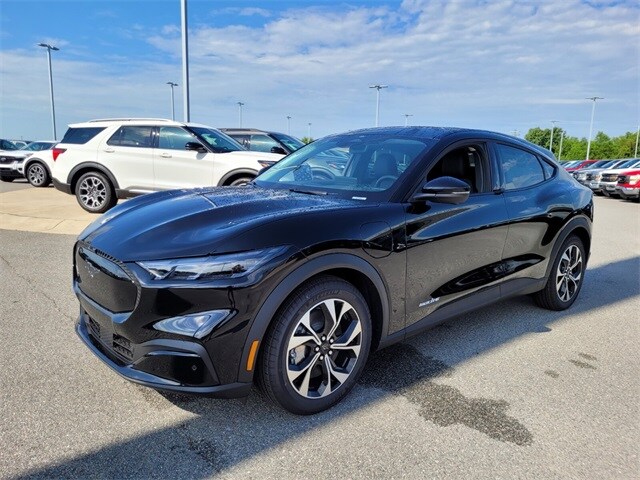 2025 Ford Mustang Mach-E Select photo 3