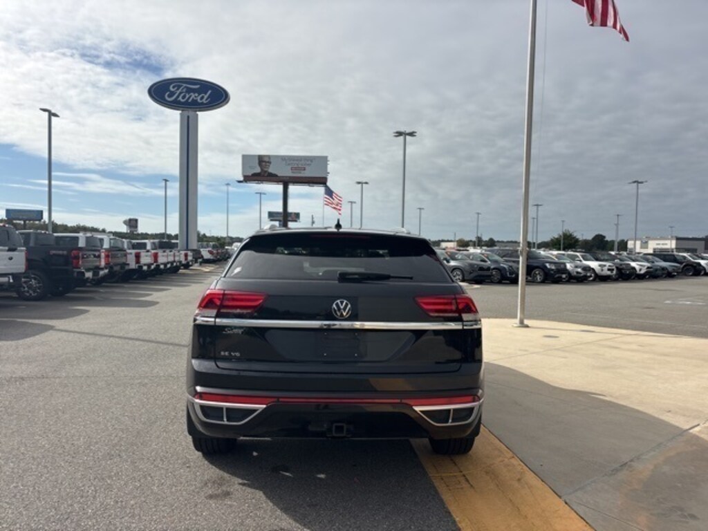 Used 2021 Volkswagen Atlas Cross Sport 3.6L V6 SE w/Technology R-Line SUV