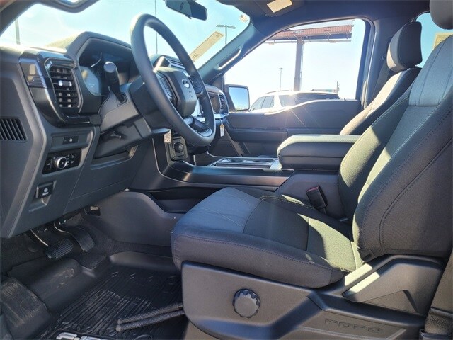 2025 Ford F-150 STX photo 4