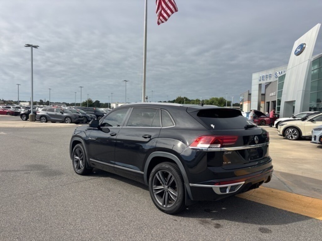 Used 2021 Volkswagen Atlas Cross Sport 3.6L V6 SE w/Technology R-Line SUV