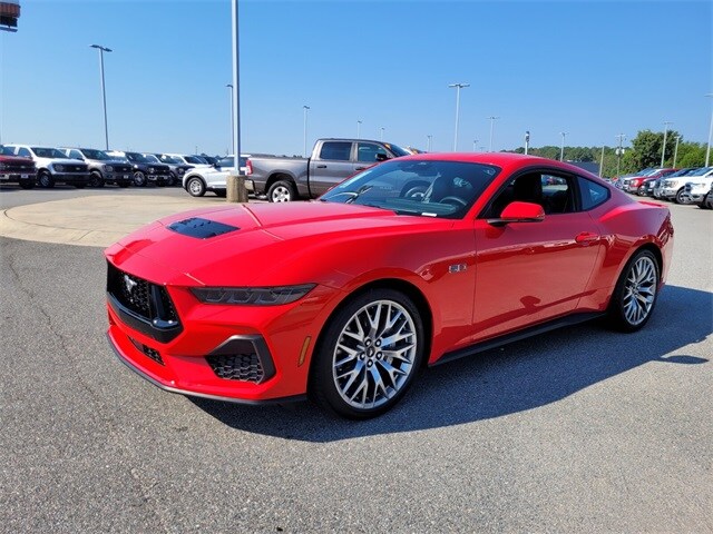 2025 Ford Mustang GT photo 3