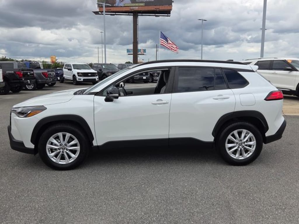 Used 2025 Toyota Corolla Cross LE SUV