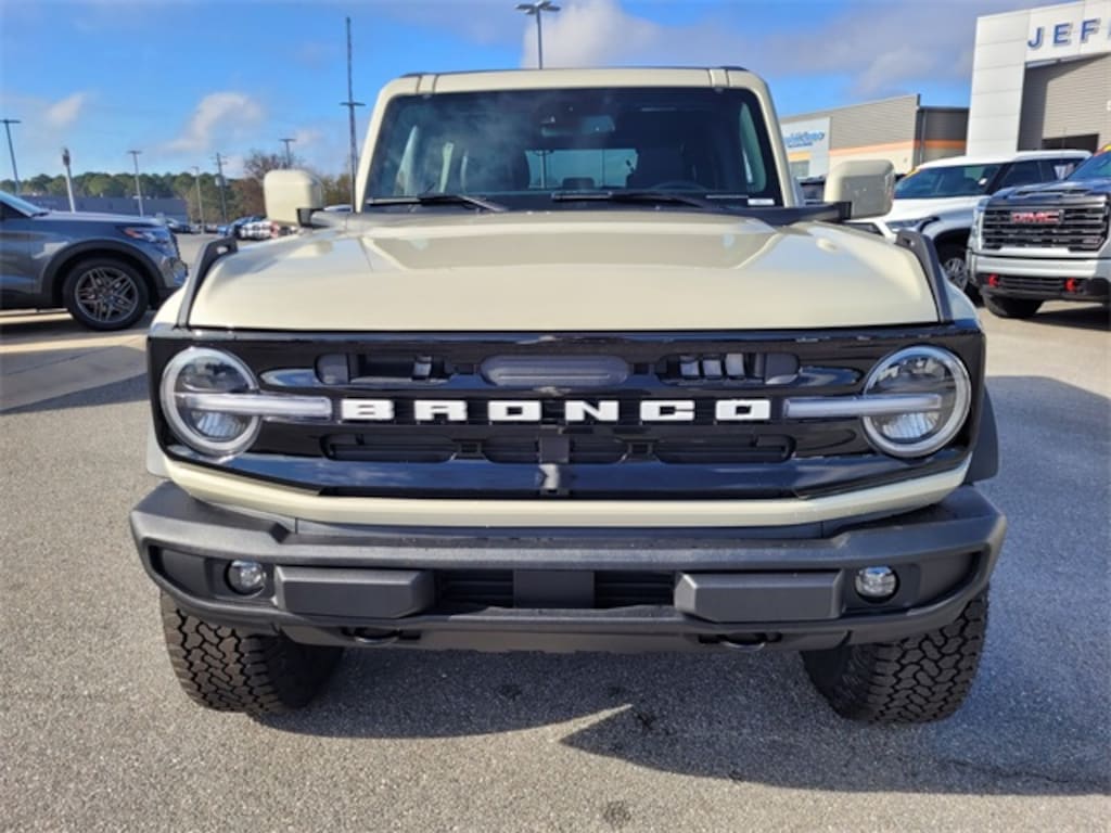 New 2025 Ford Bronco Outer Banks SUV