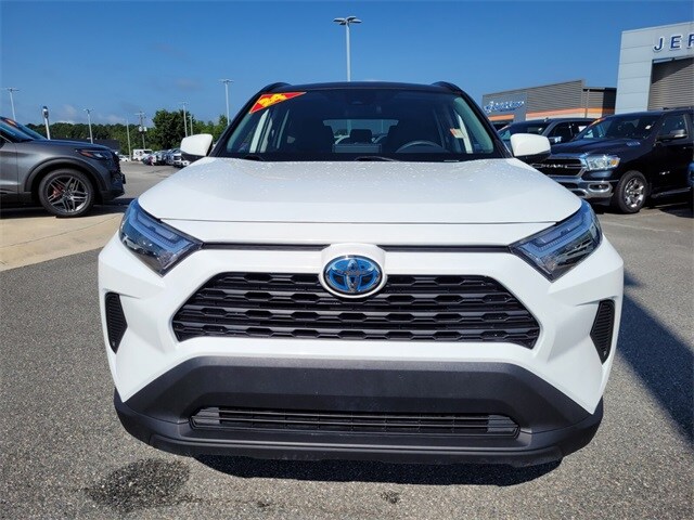 2024 Toyota RAV4 Hybrid LE photo 2