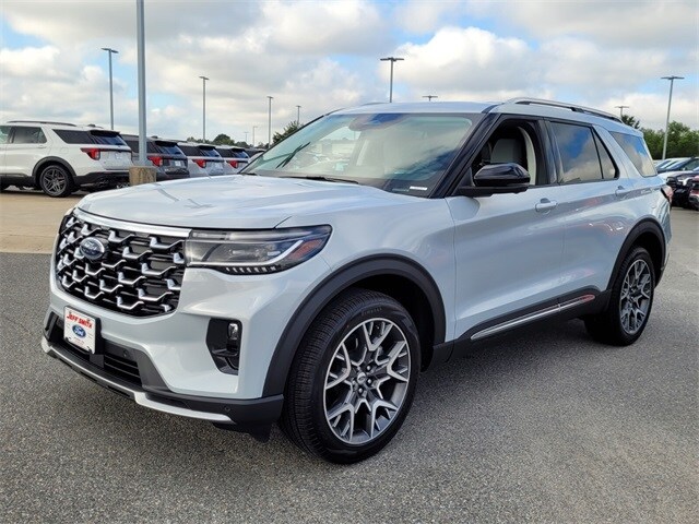2025 Ford Explorer Platinum photo 3