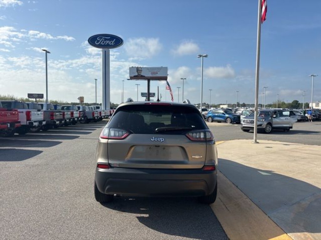 Used 2020 Jeep Cherokee Latitude SUV