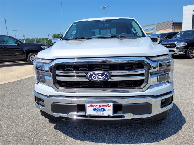 2025 Ford F-150 Lariat photo 2