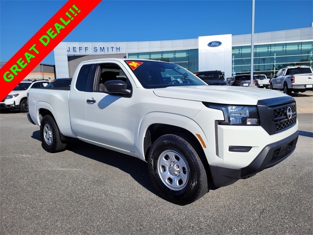 2024 Nissan Frontier S's photo