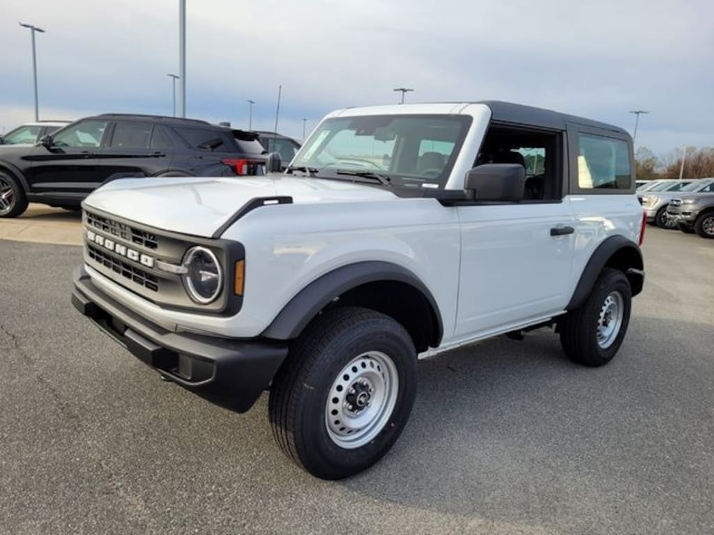 New 2025 Ford Bronco Base SUV