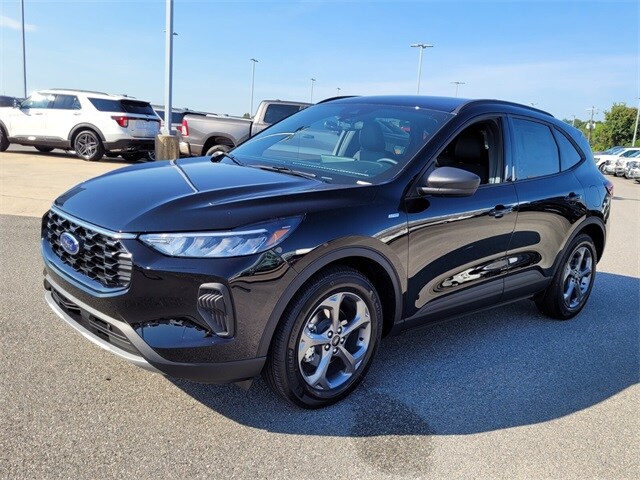 2026 Ford Escape ST-Line photo 2
