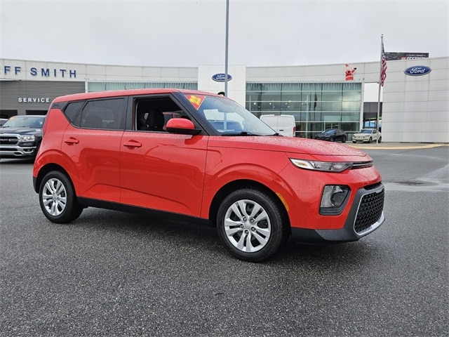 2022 Kia Soul LX's photo