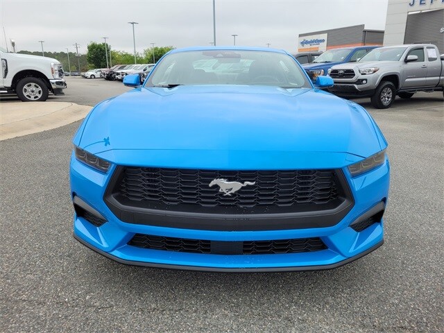 2025 Ford Mustang EcoBoost photo 2