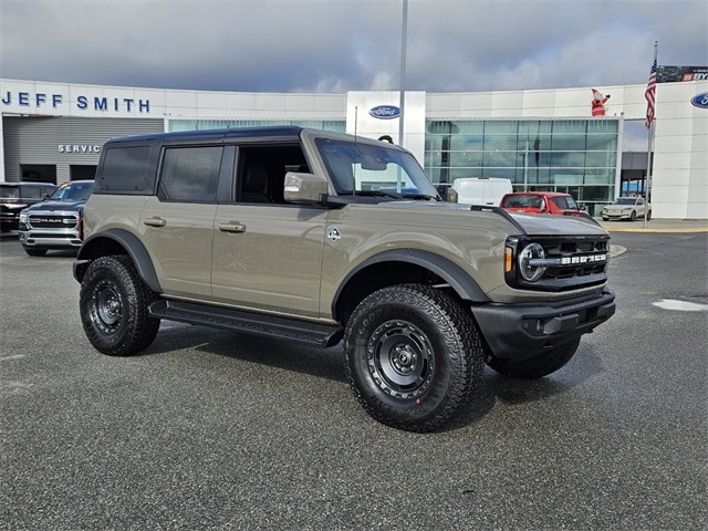 2025 Ford Bronco 4-Door Outer Banks's photo