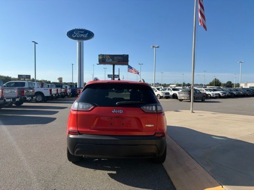 Used 2021 Jeep Cherokee Latitude SUV