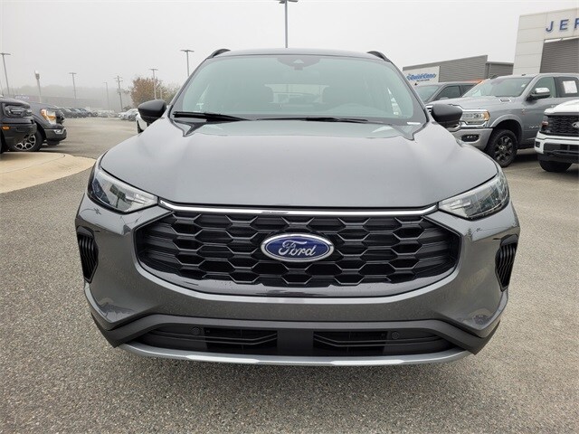 2025 Ford Escape ST-Line photo 2