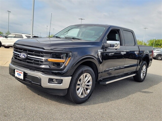 2025 Ford F-150 XLT photo 3