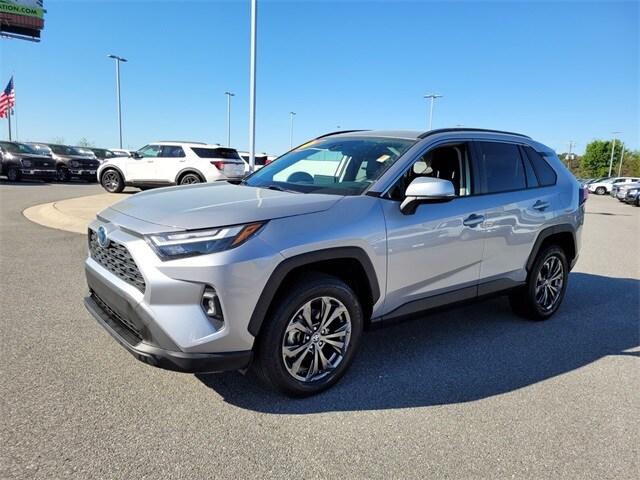 2022 Toyota RAV4 Hybrid XLE Premium photo 3