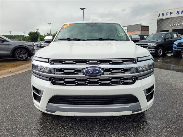 2022 Ford Expedition MAX Platinum photo 2