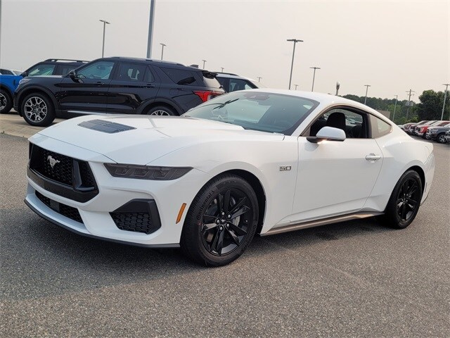 2025 Ford Mustang GT photo 3