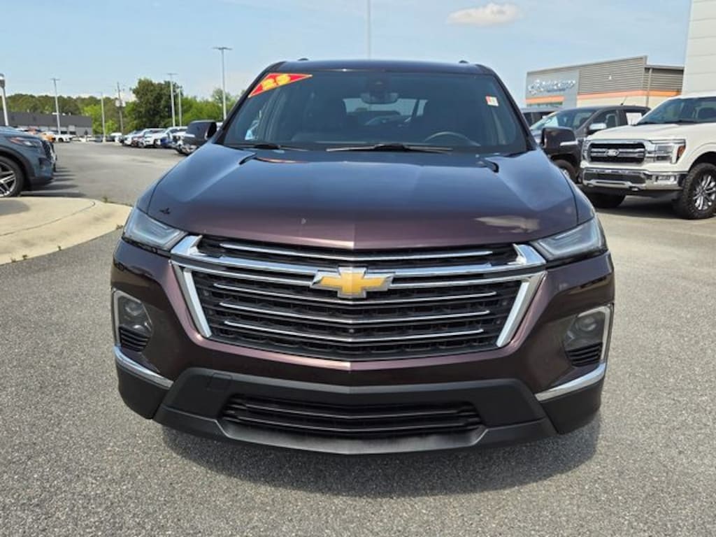 Used 2023 Chevrolet Traverse LT SUV