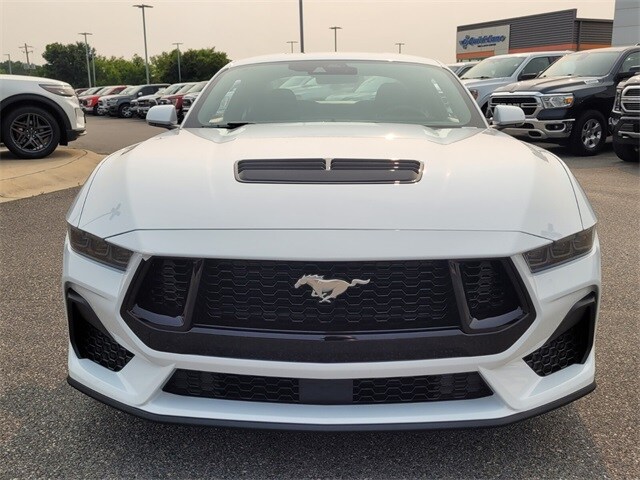 2025 Ford Mustang GT photo 2