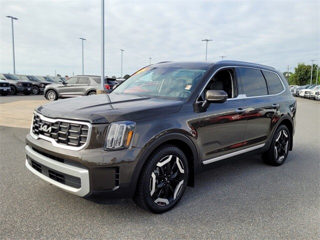 2024 Kia Telluride S photo 2