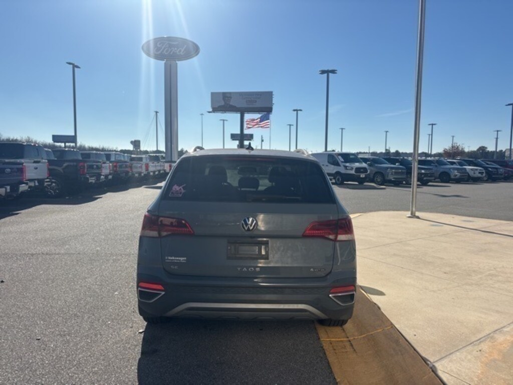 Used 2022 Volkswagen Taos 1.5T SE SUV
