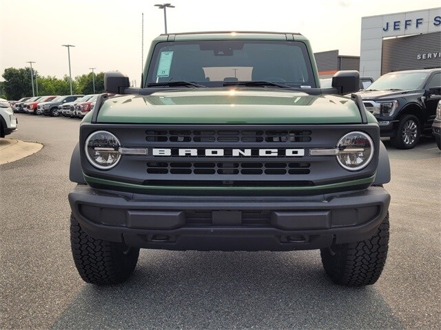 2025 Ford Bronco Base photo 2