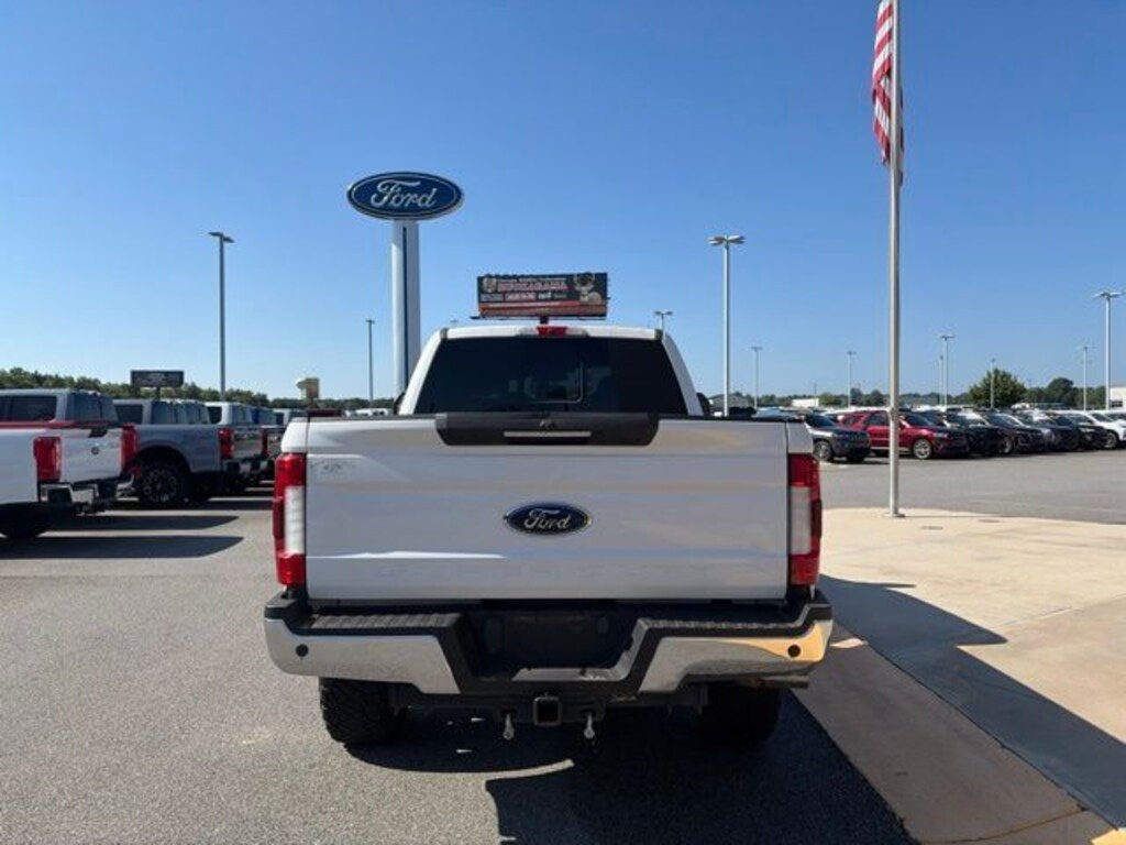 Used 2019 Ford F-250SD Lariat Truck