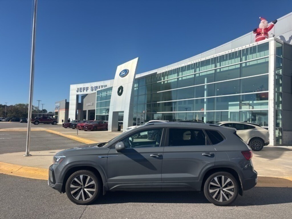 Used 2022 Volkswagen Taos 1.5T SE SUV