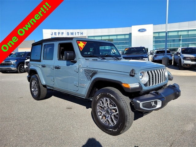 2024 Jeep Wrangler 4-Door Sahara's photo