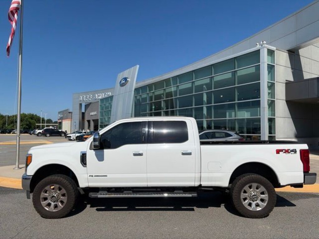 Used 2019 Ford F-250SD Lariat Truck
