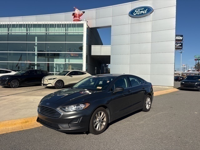 2020 Ford Fusion SE's photo