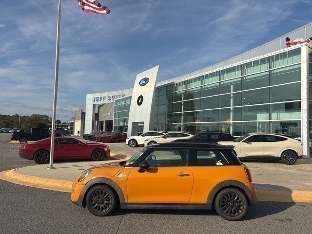 2018 Mini Cooper Hardtop S photo 2