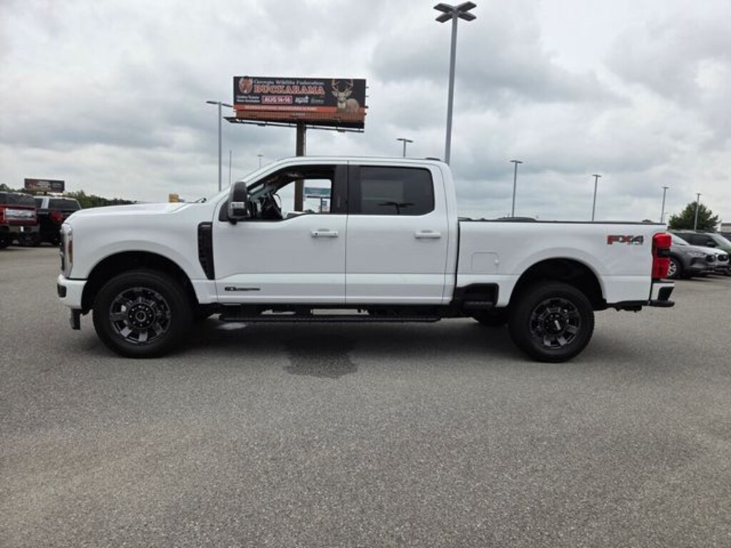 Used 2024 Ford F-250SD Lariat Truck