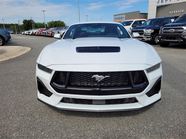2025 Ford Mustang GT photo 2