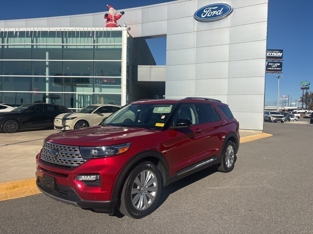 2021 Ford Explorer Limited's photo