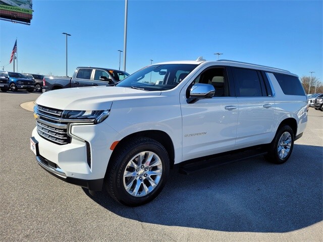 2021 Chevrolet Suburban Premier photo 3