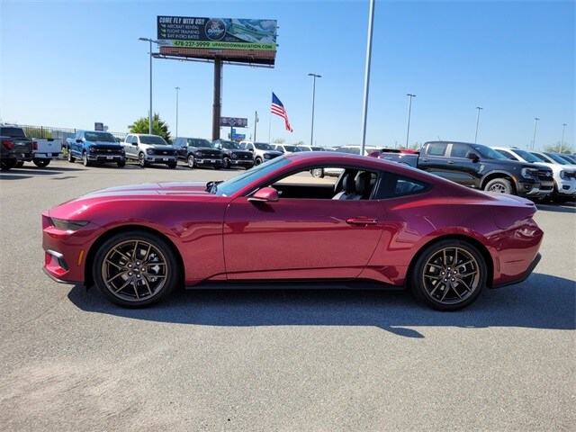 2025 Ford Mustang EcoBoost photo 4