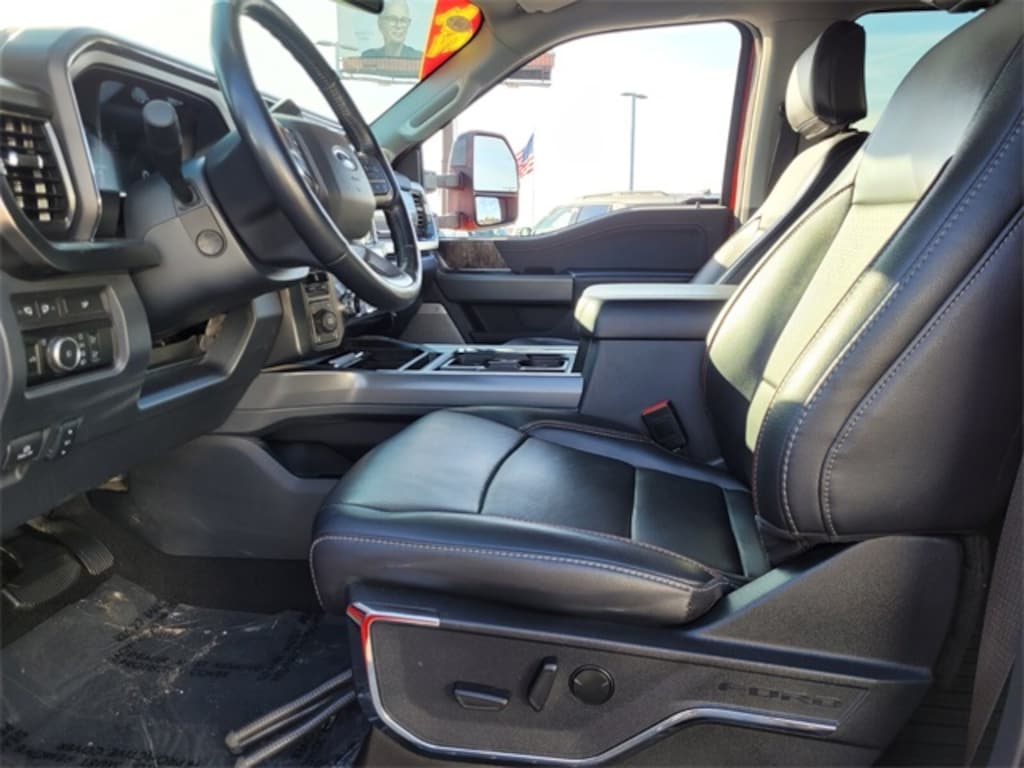 Used 2024 Ford F-250SD Lariat Truck