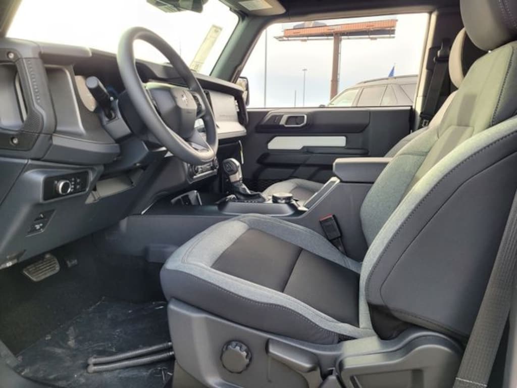New 2025 Ford Bronco Base SUV
