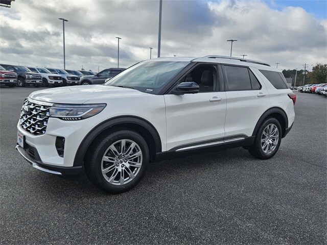 2026 Ford Explorer Platinum photo 3