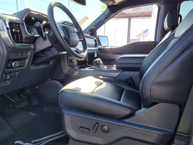 2025 Ford F-150 Lariat photo 4