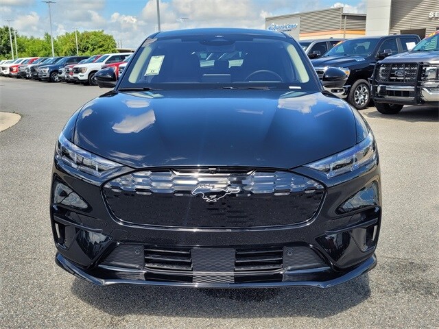 2025 Ford Mustang Mach-E Premium photo 2