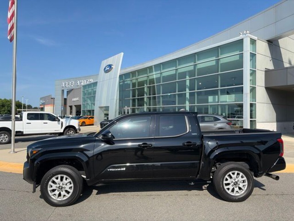 Used 2025 Toyota Tacoma SR5 Truck