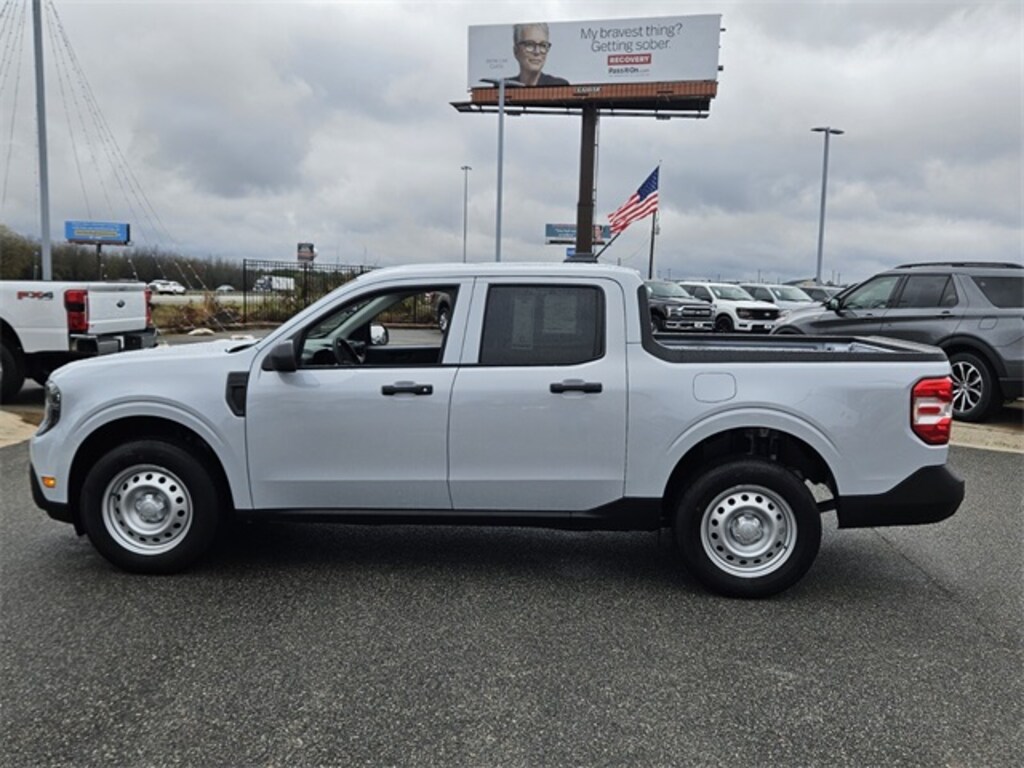 New 2025 Ford Maverick XL Truck