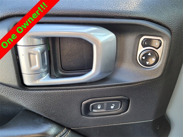 2024 Jeep Wrangler 4-Door Sahara - Photo 28