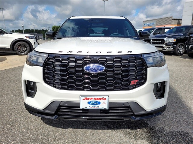 2025 Ford Explorer ST photo 2